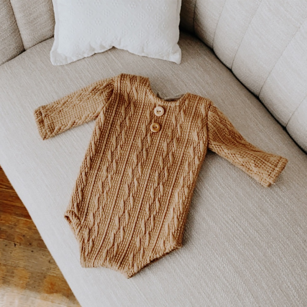 NEW Baby Boutique Photoshoot Prop Outfit 6-12m - tan onesie, wood button accent